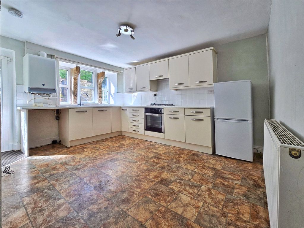 Property photo 3 of 14 Kitchen Dining Room