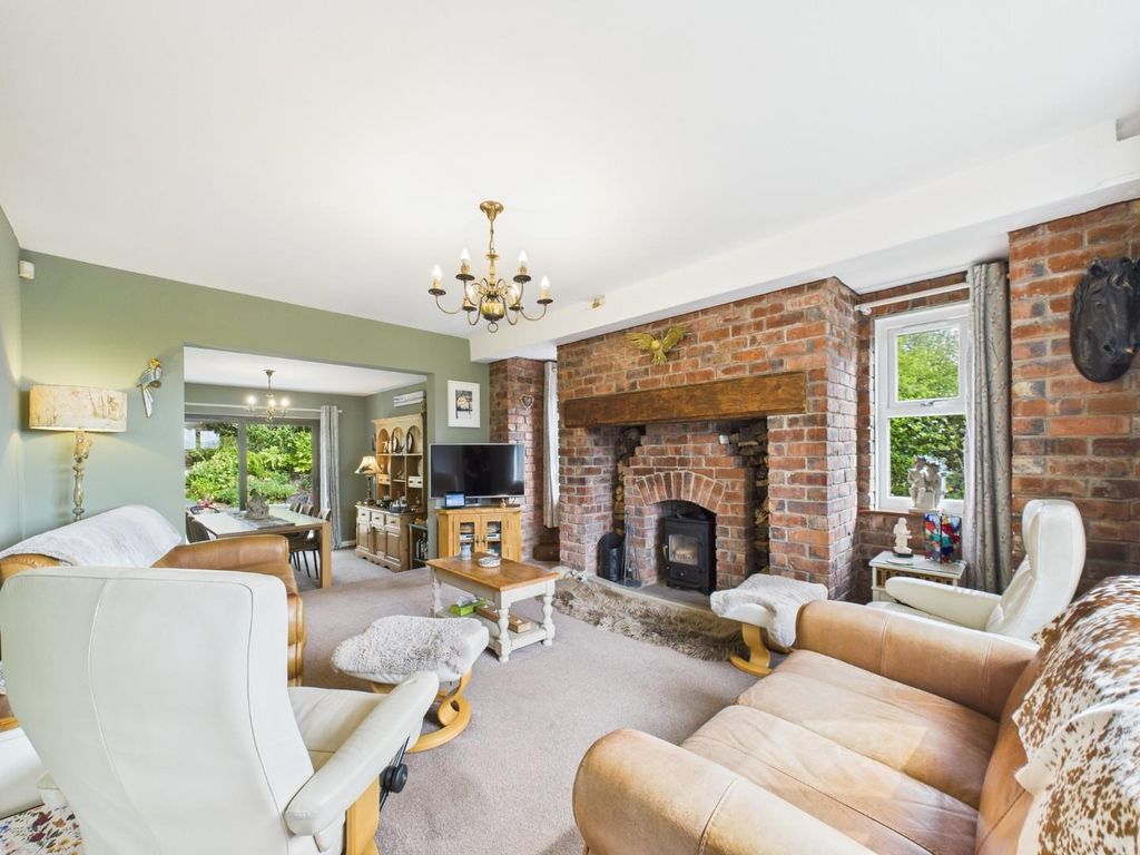 Property photo 3 of 41 Sitting Room