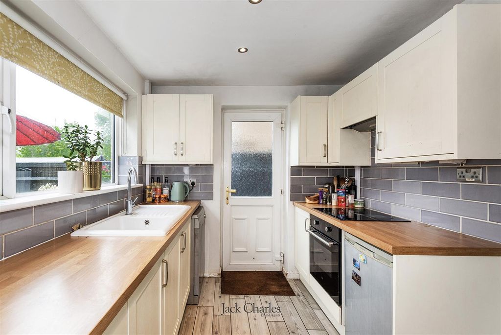 Property photo 2 of 16