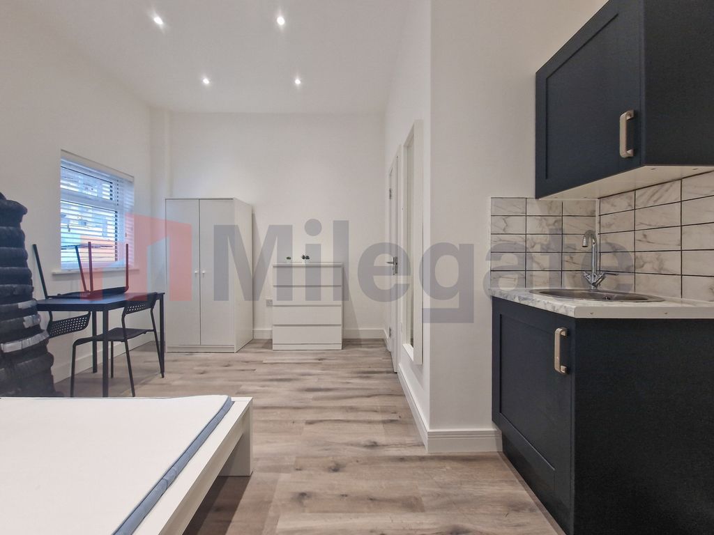 Property photo 3 of 7 Photo 4