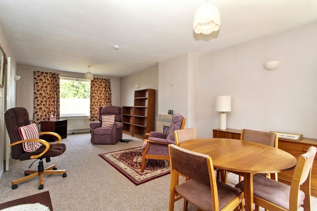 Property photo 2 of 21