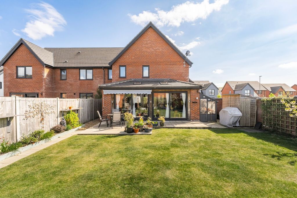 Property photo 2 of 26