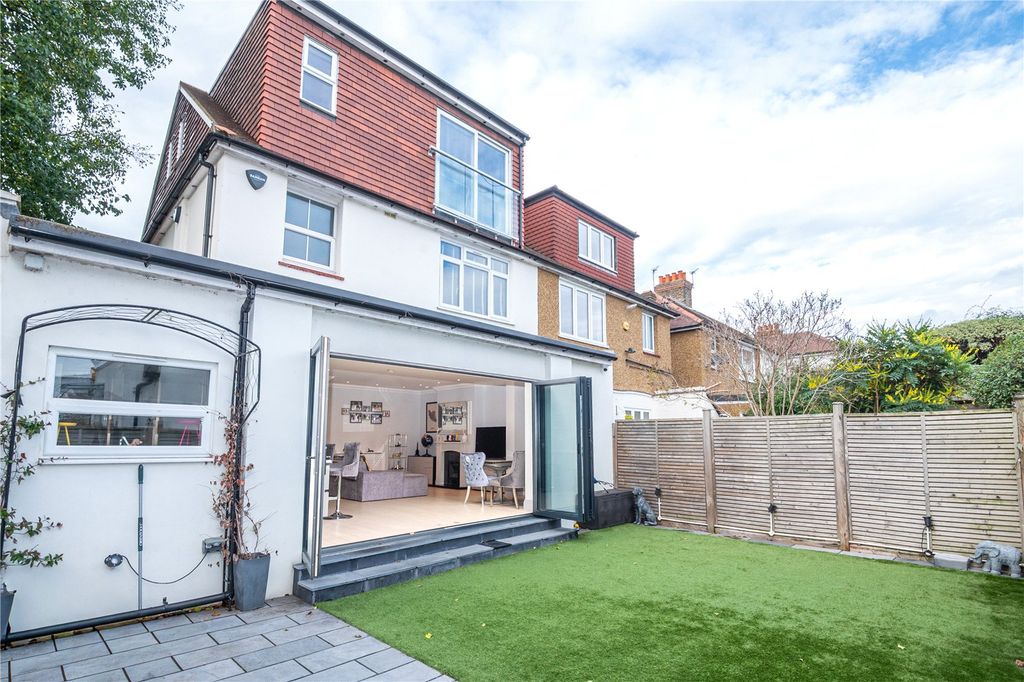 Property photo 3 of 23 Picture No. 21