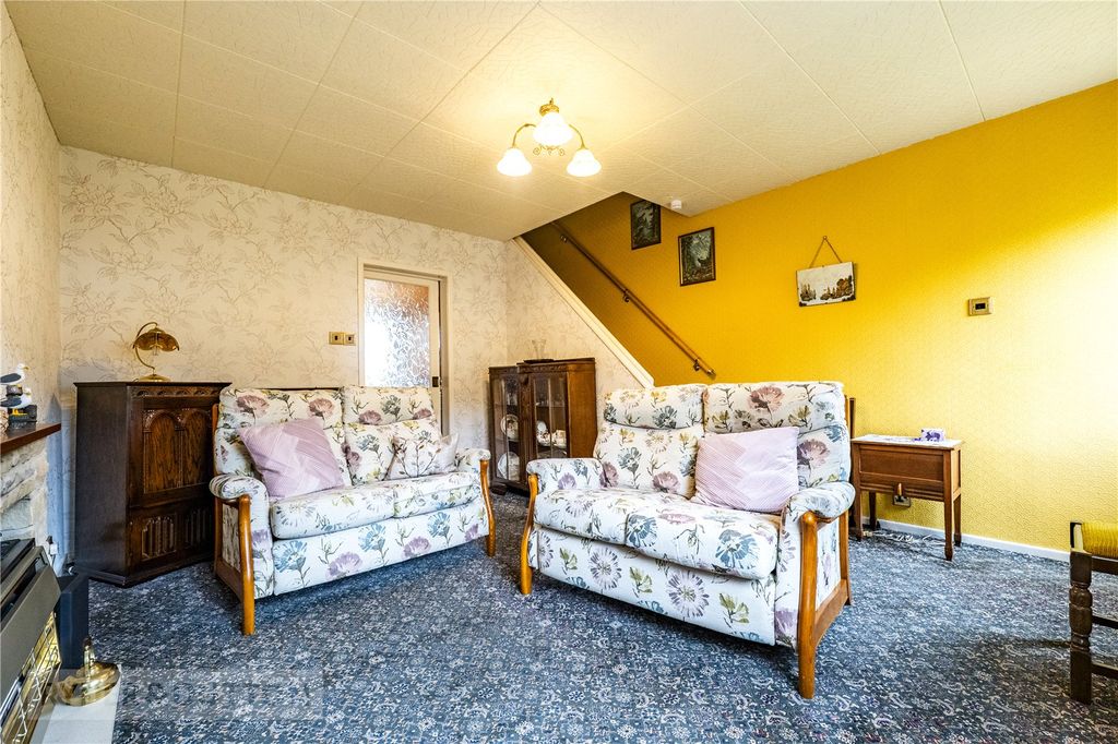 Property photo 3 of 15 Living Room