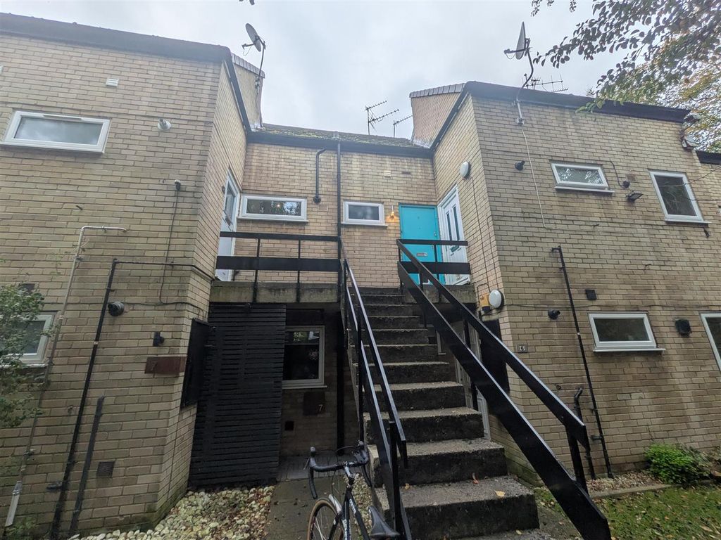 Property photo 1 of 16 External