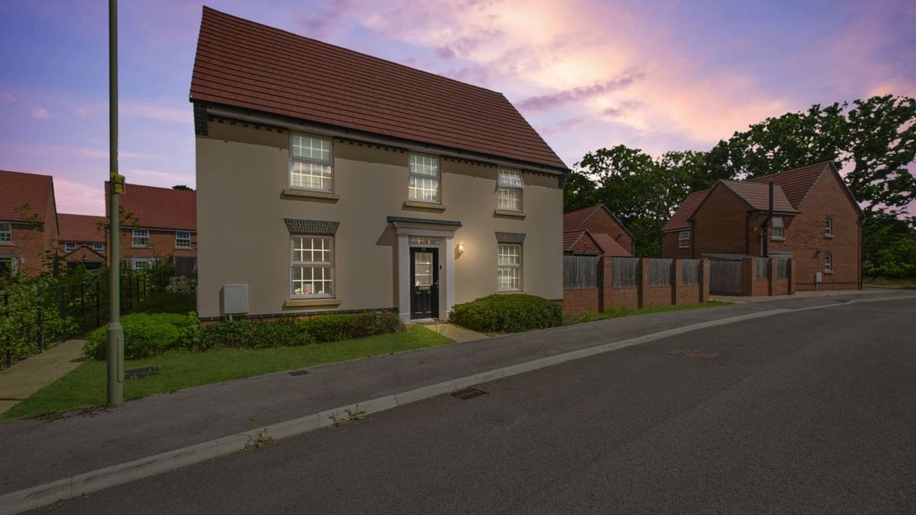 Property photo 1 of 16 Ewemove-Romsey-Gangerfarmway