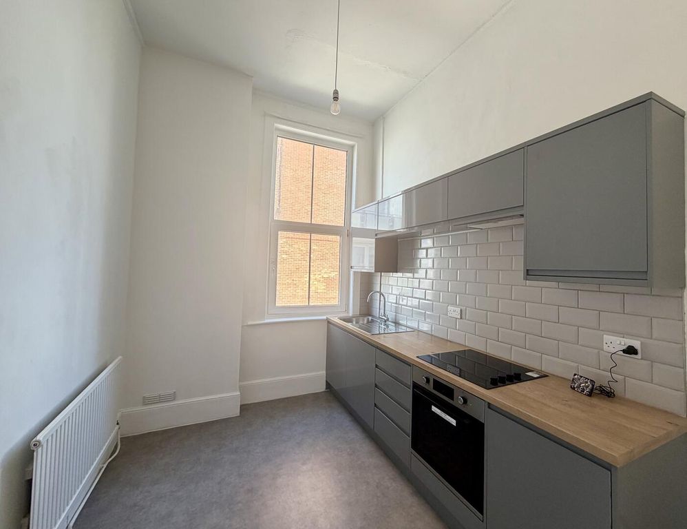 Property photo 3 of 5 Kitchen