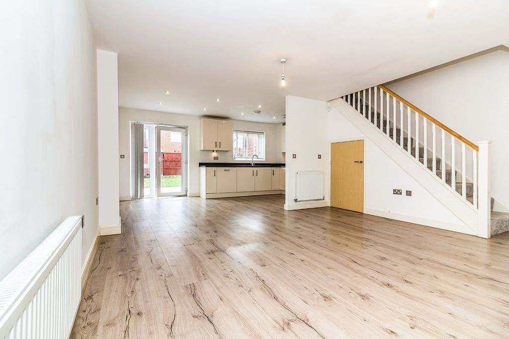 Property photo 2 of 12 Picture No. 37