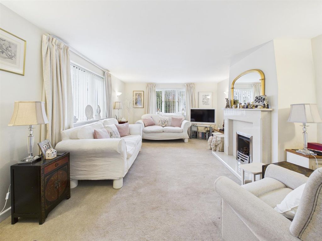 Property photo 3 of 24