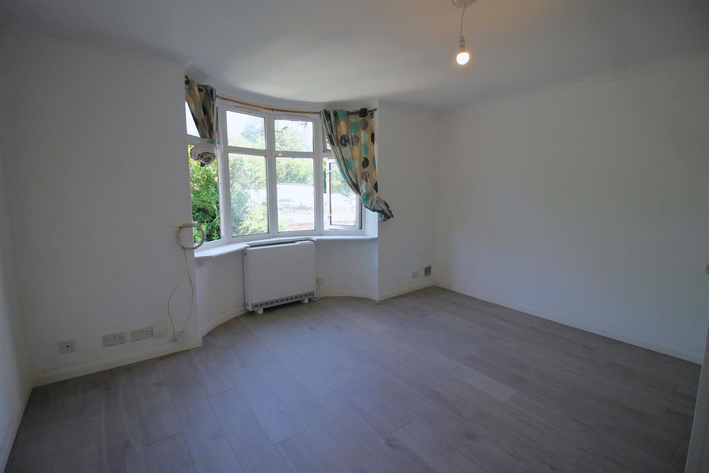 Property photo 3 of 9 695595_1_005.Jpg