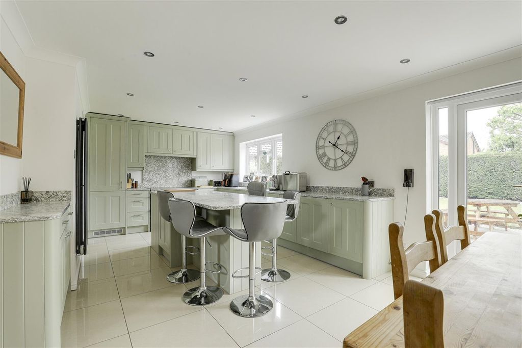 Property photo 2 of 34 25.Jpg