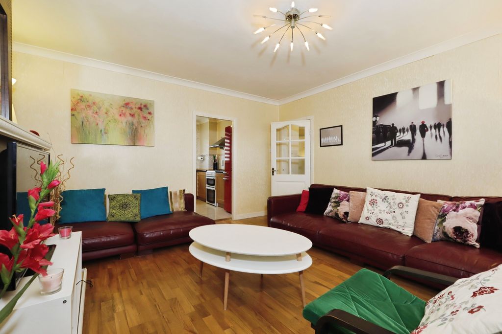 Property photo 3 of 15 Living Room