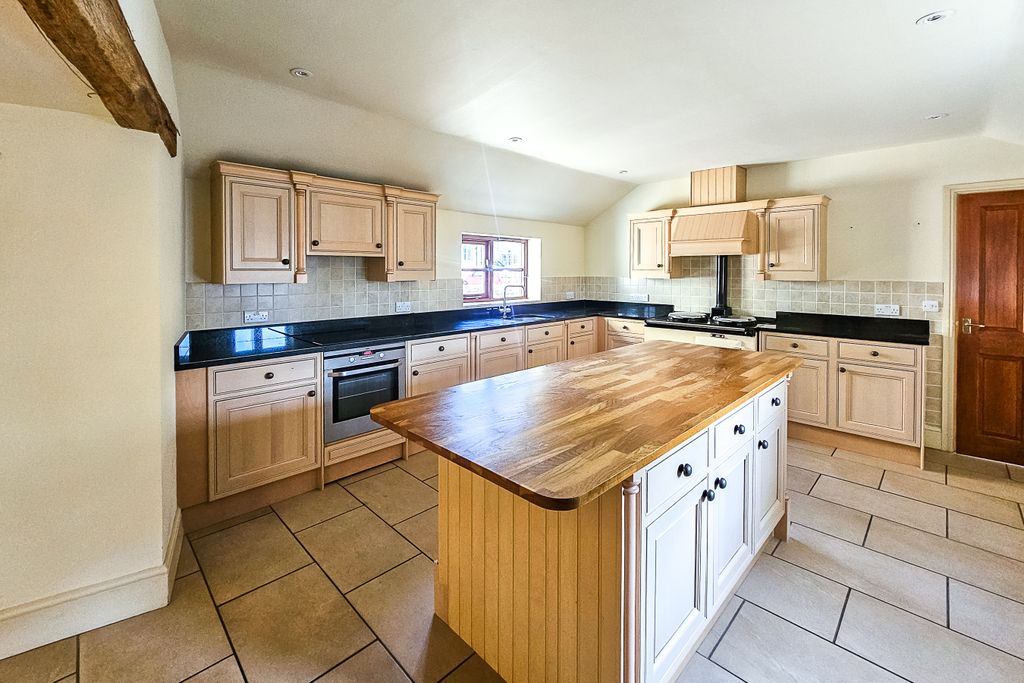 Property photo 3 of 21 The Old Wheel House, Clint Lane-111443