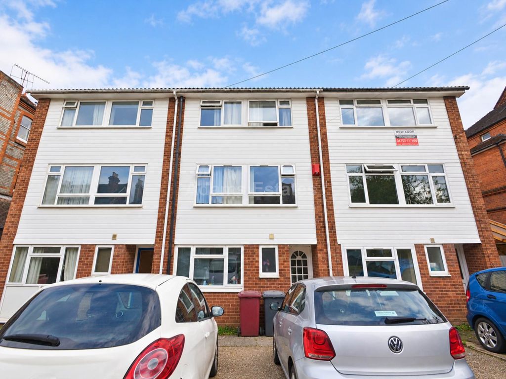 Property photo 2 of 12