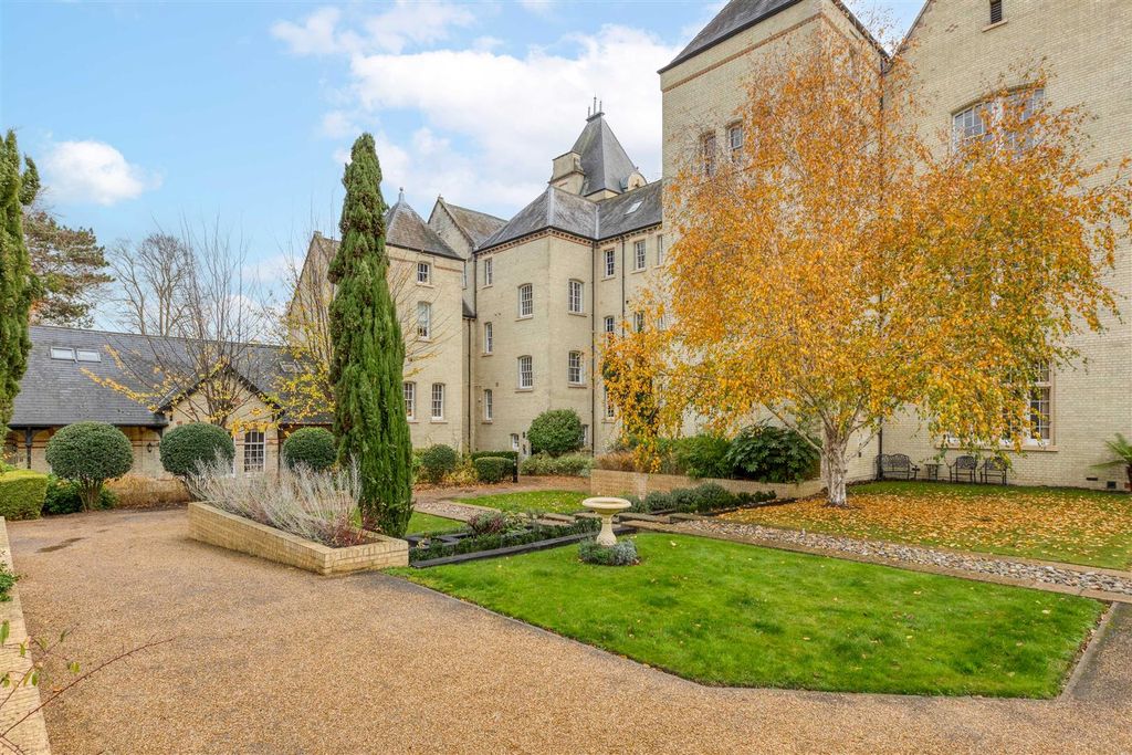 Property photo 1 of 12 106 East Wing-12.Jpg