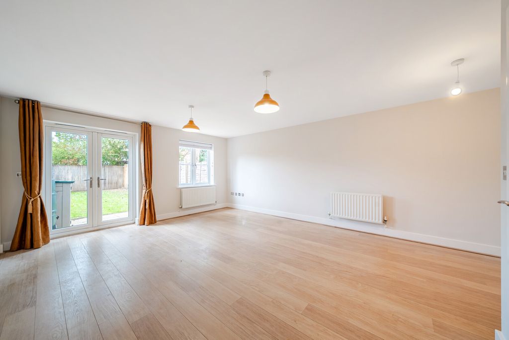 Property photo 2 of 13 1360550-4-68Dd44F...