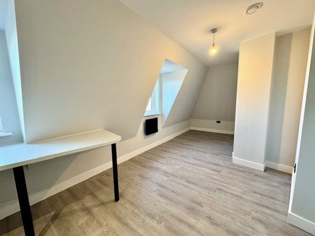 Property photo 3 of 7 Balcony