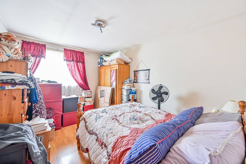 Property photo 3 of 8