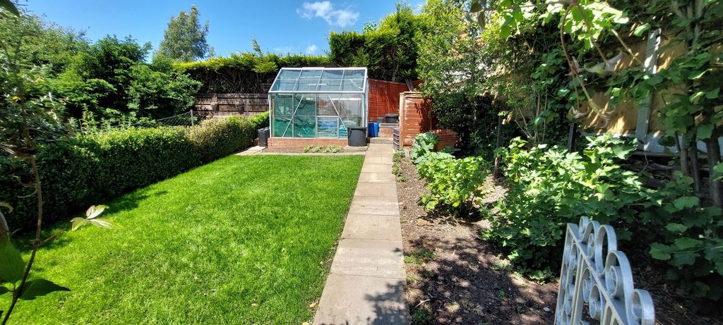 Property photo 2 of 17