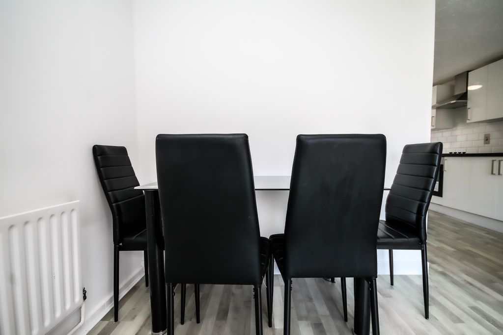 Property photo 3 of 11 Lounge