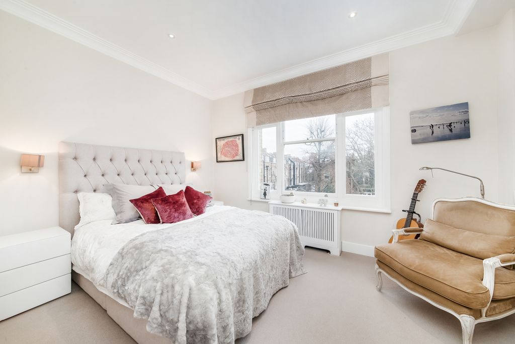 Property photo 2 of 15 Principle Bedroom