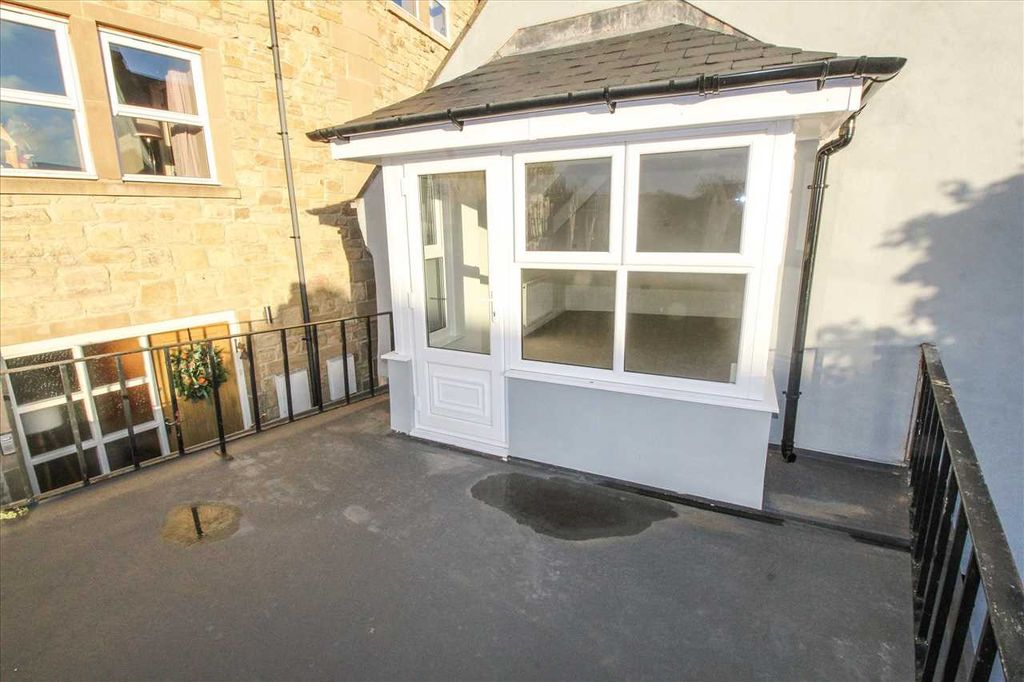 Property photo 3 of 9 Balcony