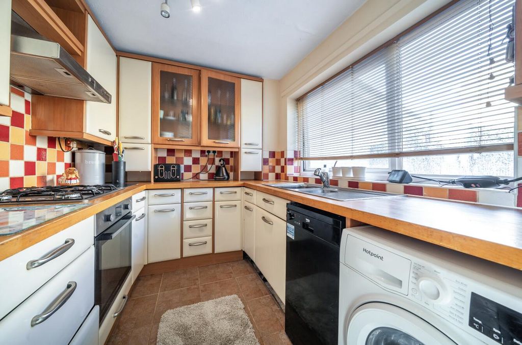 Property photo 3 of 11