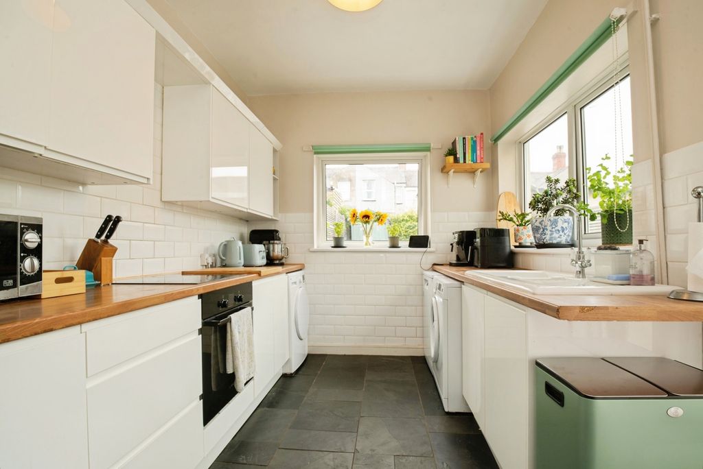 Property photo 1 of 10 Photo