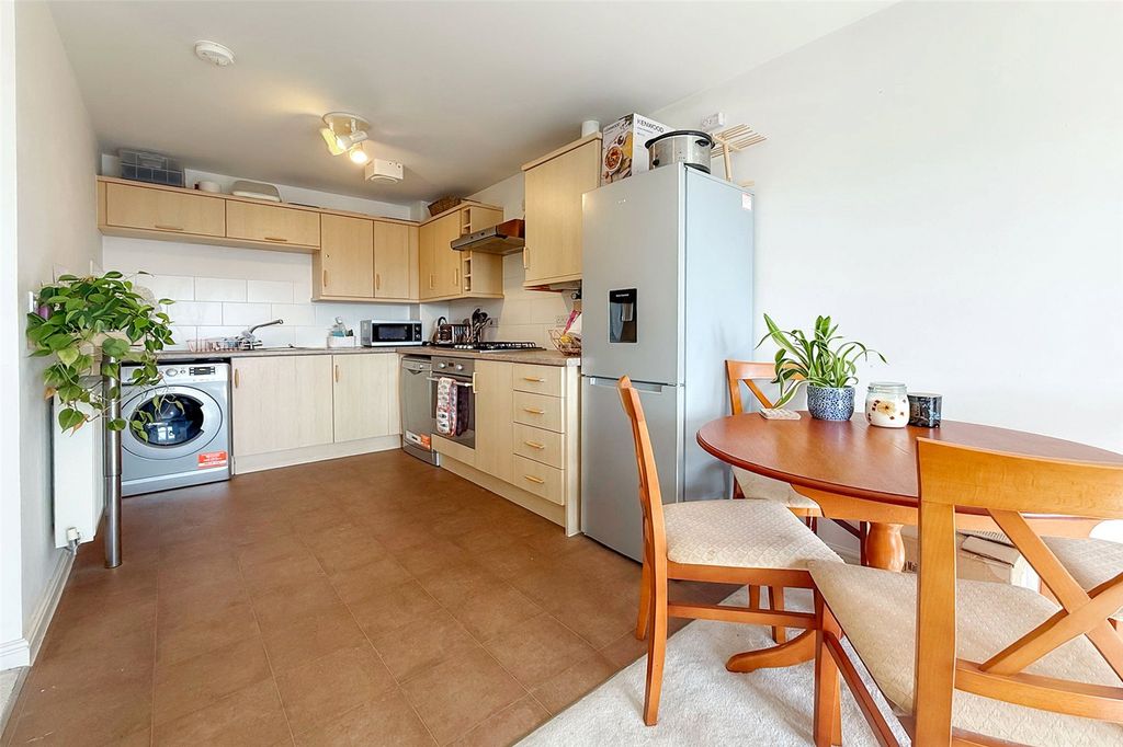 Property photo 3 of 11 Picture No. 10
