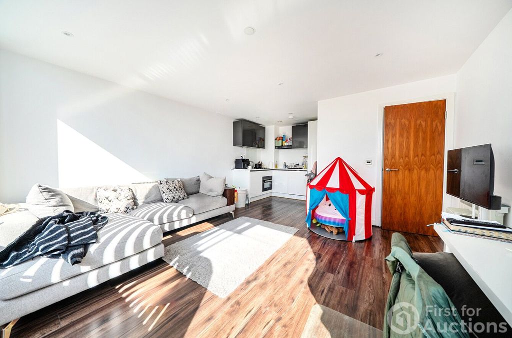 Property photo 2 of 13 2