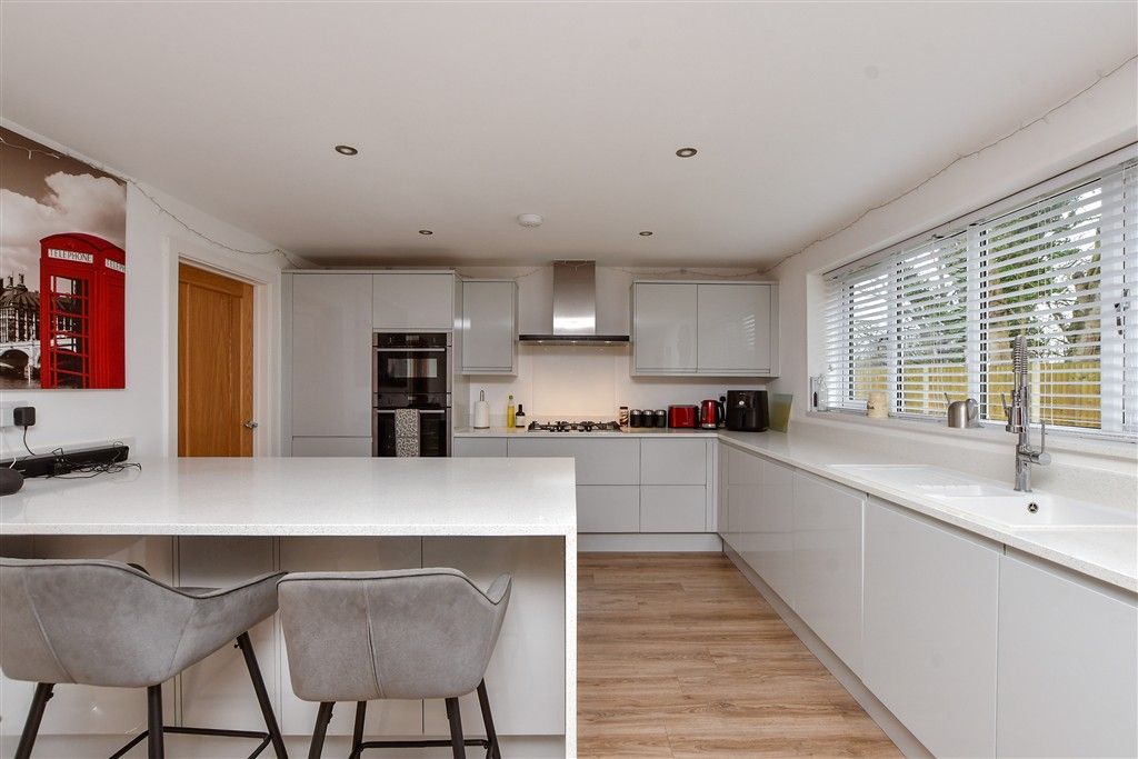 Property photo 3 of 17 Kitchen/Diner