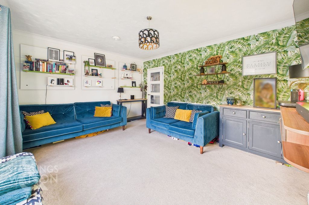 Property photo 3 of 26