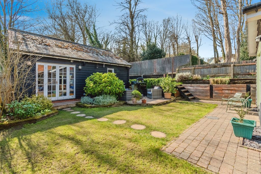 Property photo 3 of 18