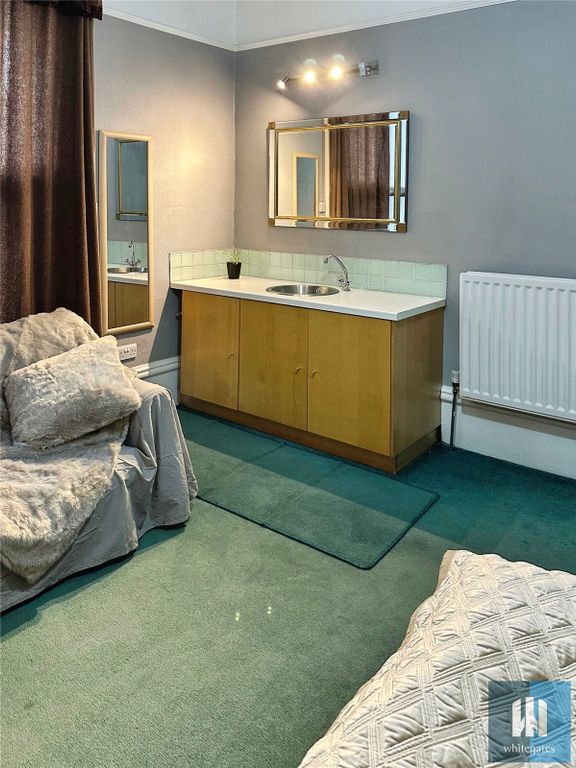 Property photo 3 of 4 Picture No. 32