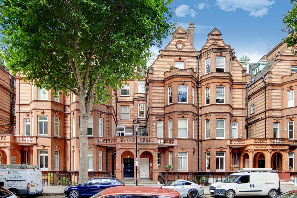 Property photo 3 of 9 8_Exterior-0