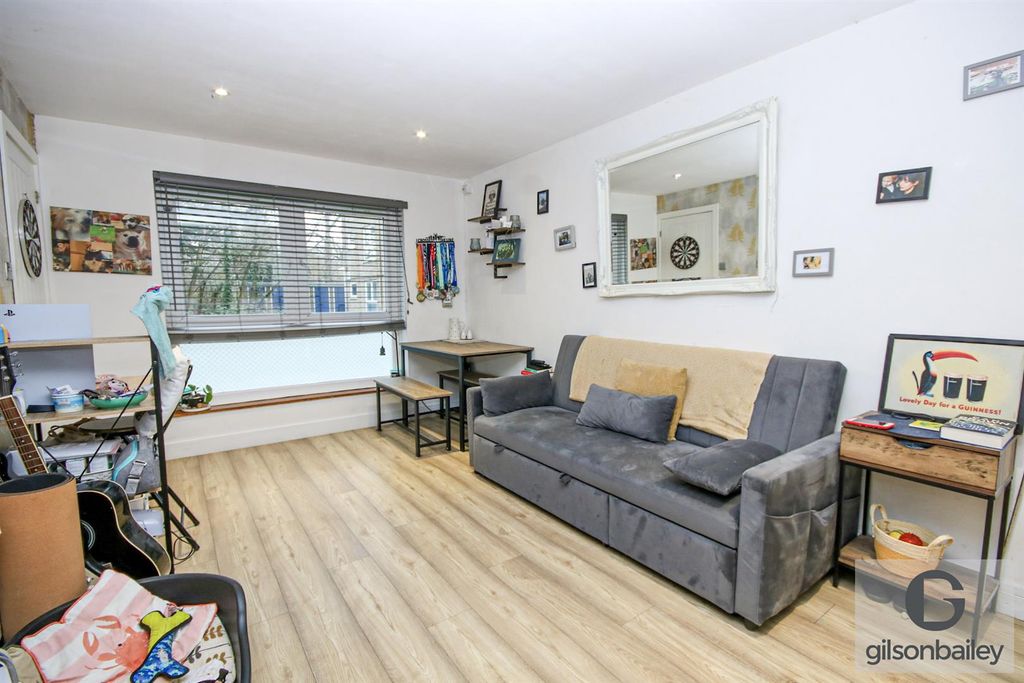 Property photo 2 of 9 6-Img_2190.Jpg