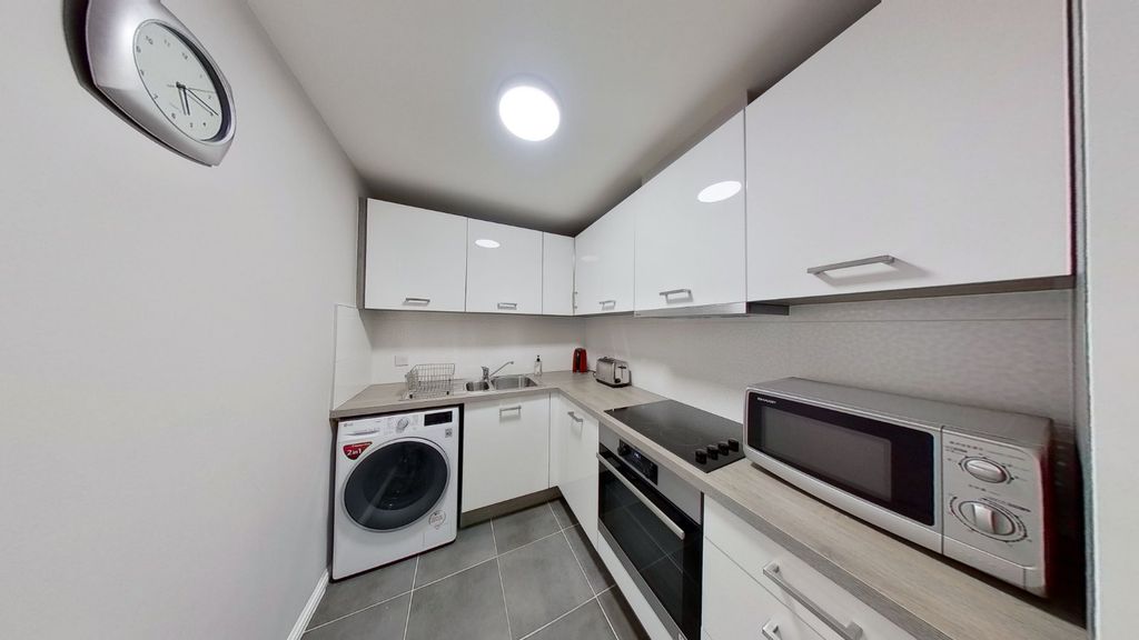 Property photo 3 of 9 Photo 3