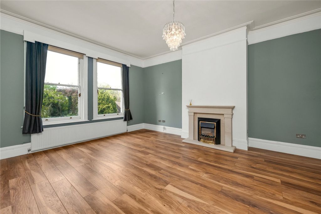 Property photo 3 of 14 Reception