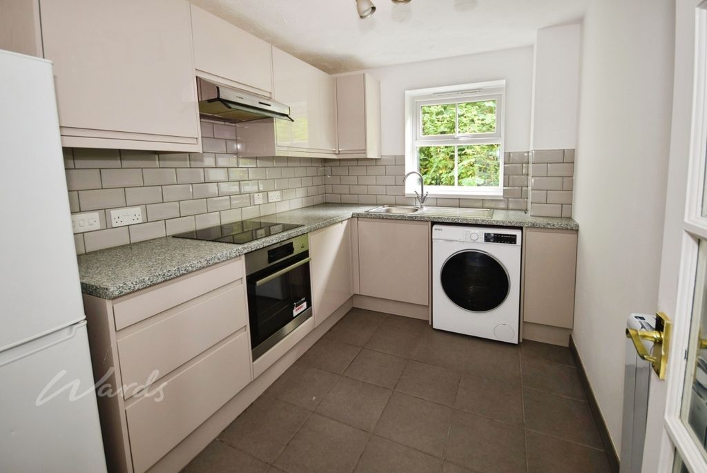 Property photo 2 of 8 Harriet Kitchen