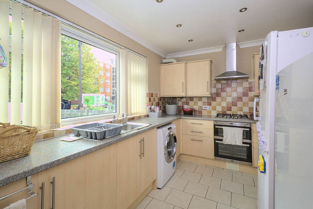 Property photo 2 of 8