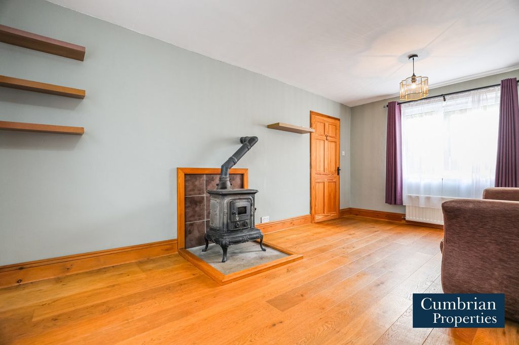 Property photo 2 of 17 Lounge