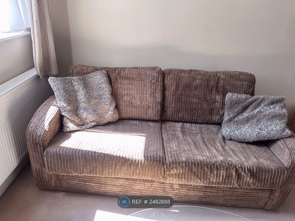 Property photo 3 of 17 Room 6 Penthouse