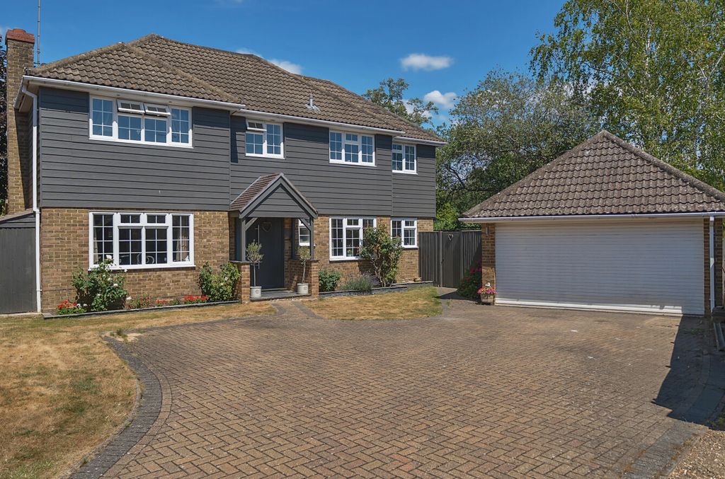 Property photo 1 of 25 1323854-1-686E6ce...