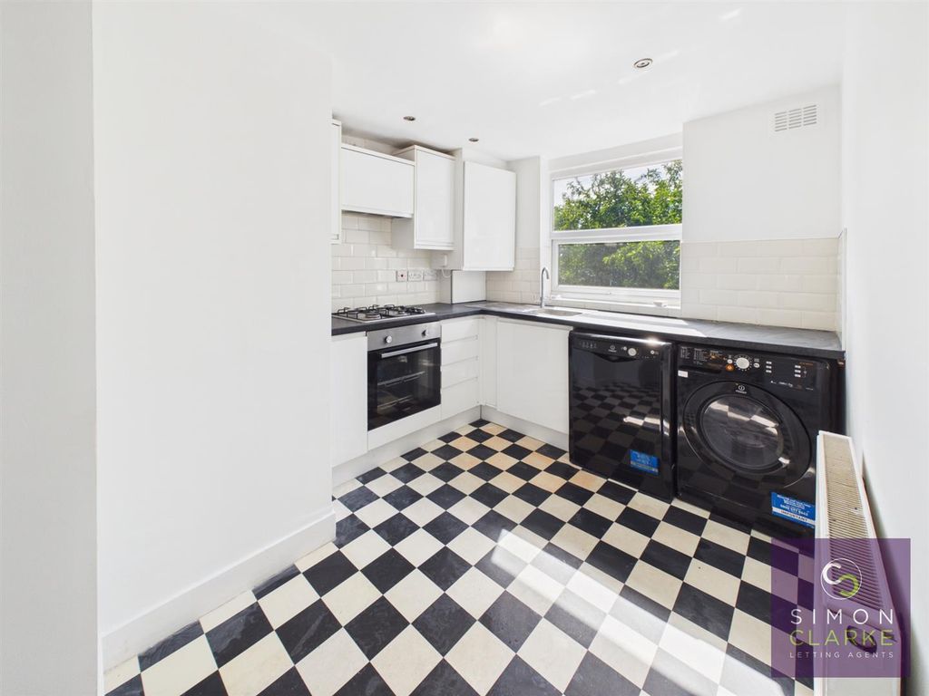 Property photo 3 of 7 Cam05425G0-Pr0119-Still008.Jpg