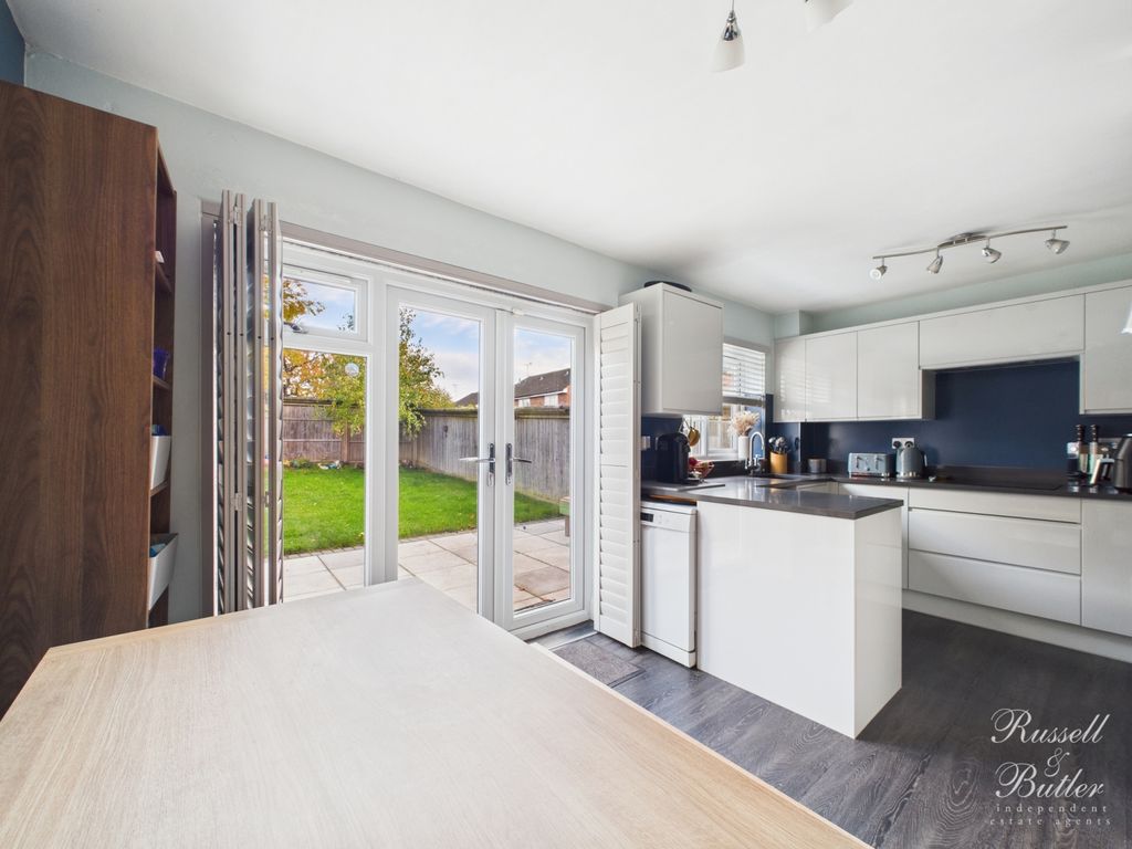 Property photo 2 of 21 Cam01995G0-Pr0379-Still011