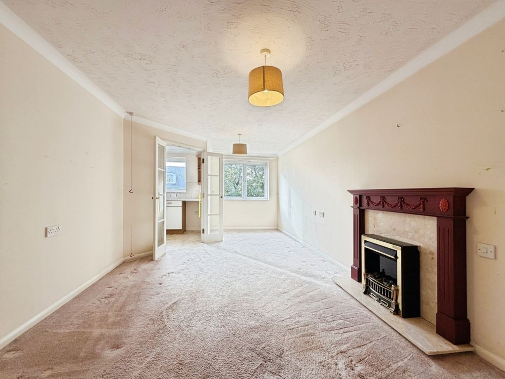 Property photo 2 of 6 Living Room