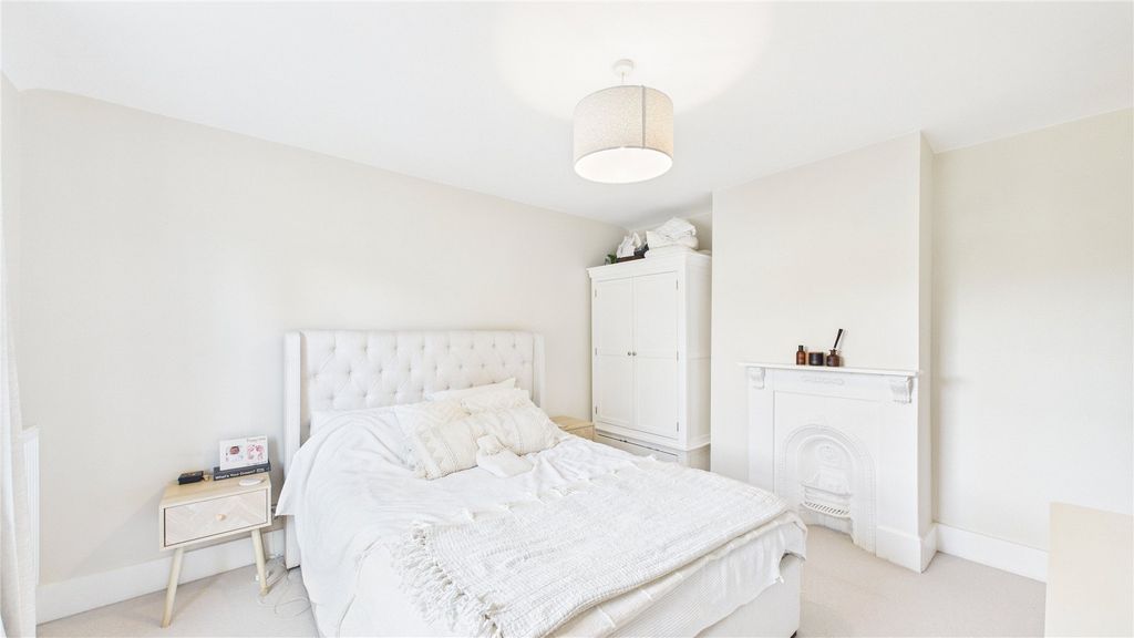 Additional image 13 of 3 bed detached house for saleLightwater, Surrey GU18