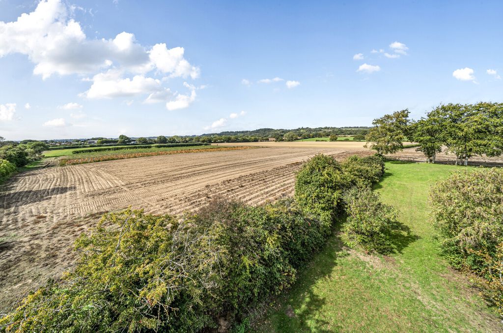 Property photo 3 of 17 1354113-2-68c9700...