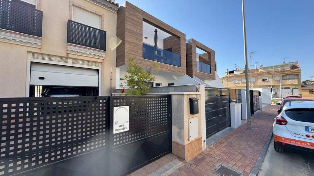 Property photo 2 of 43