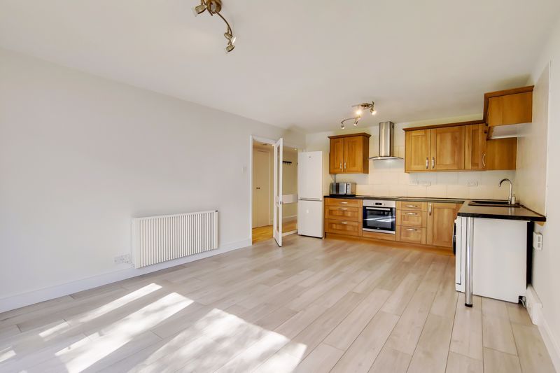 Property photo 1 of 14 Photo 6